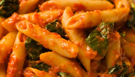Penne with Red Pepper Sauce and Spinach Penne with Red Pepper Sauce and Spinach